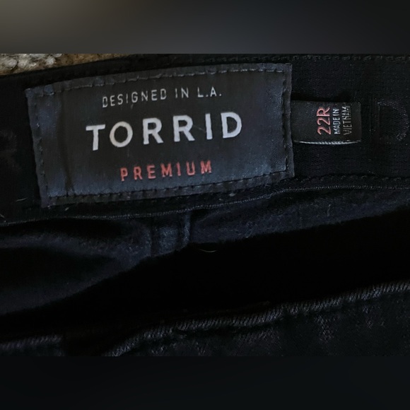 Torrid Sky High Skinny Black Distressed Stretch Premium Jeans size 22R - Picture 11 of 13